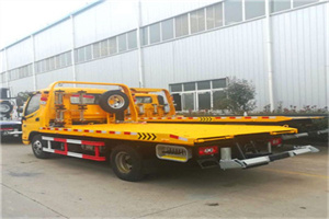 萝北附近拖车救援搭电